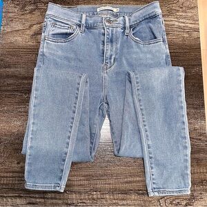 Levi’s Women 720 High Rise Super Skinny Jeans for 5’1” tailored Size 26
